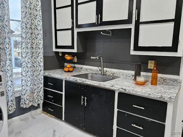 $174,300 | 515 Henry Street, Utica, NY 13502