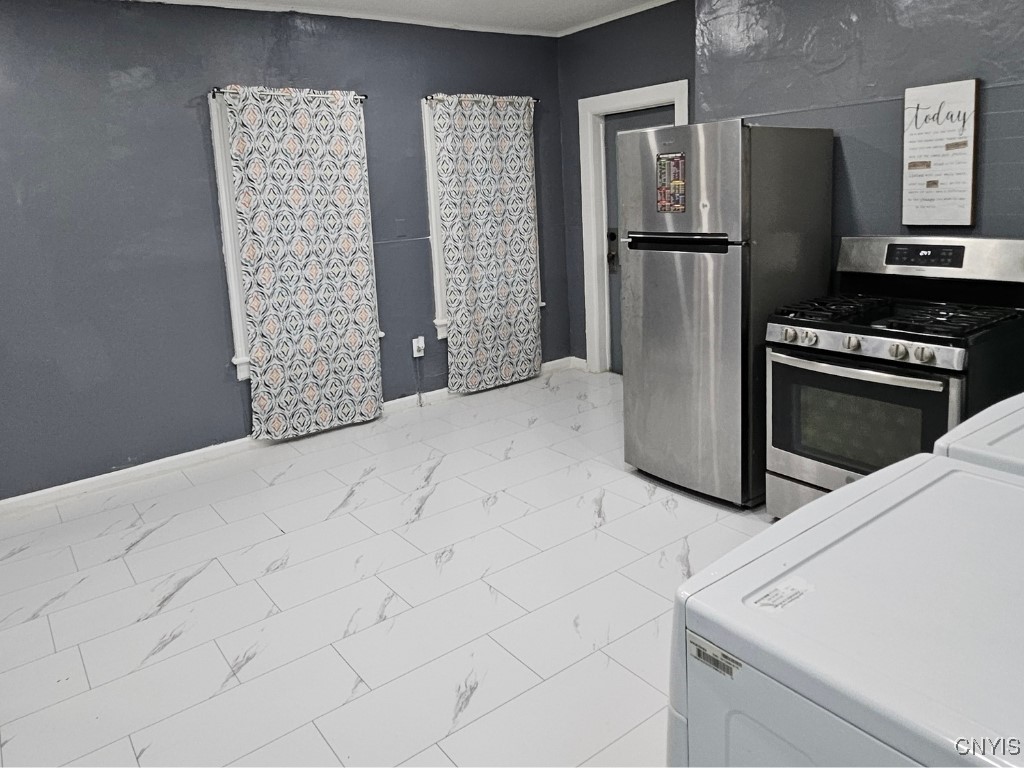 515 Henry Street Utica, NY 13502 - Photo 7 of 30 1st Floor - Kitchen