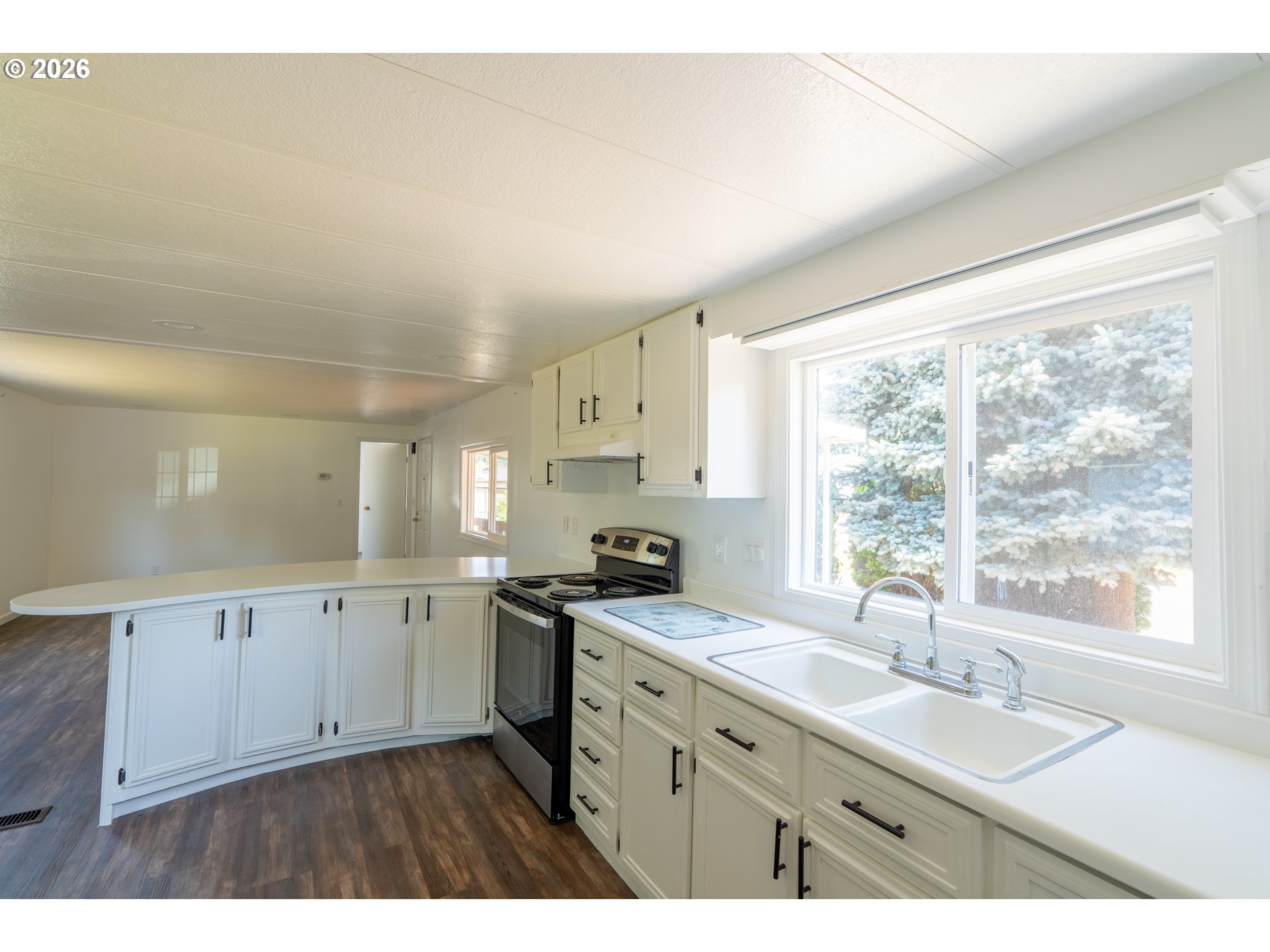15619 Northeast Caples Road, Unit 128 Brush Prairie, WA 98606 - Photo 11 of 30 Kitchen