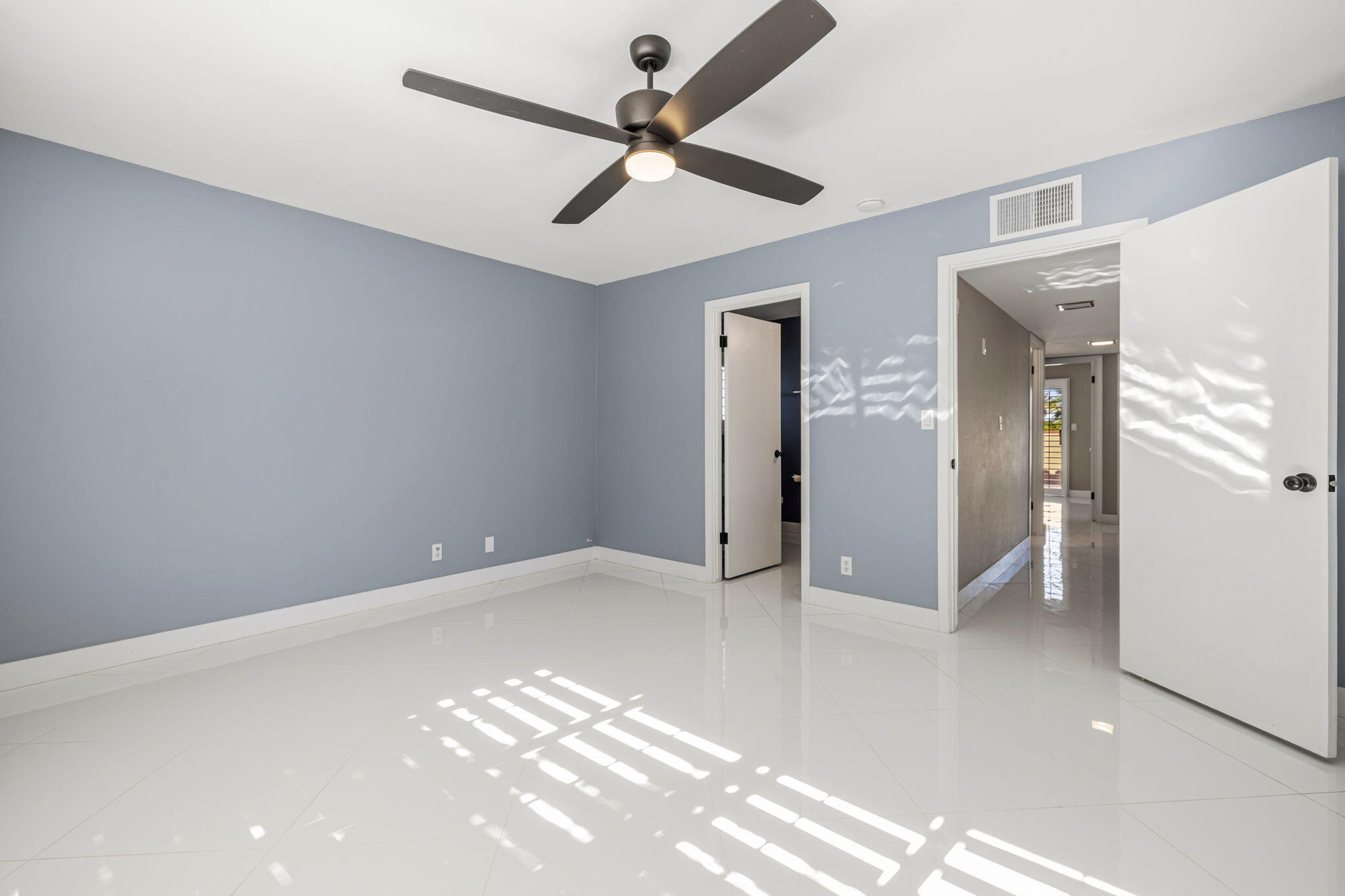 72915 Homestead Road Palm Desert, CA 92260 - Photo 22 of 45 a view of an empty room