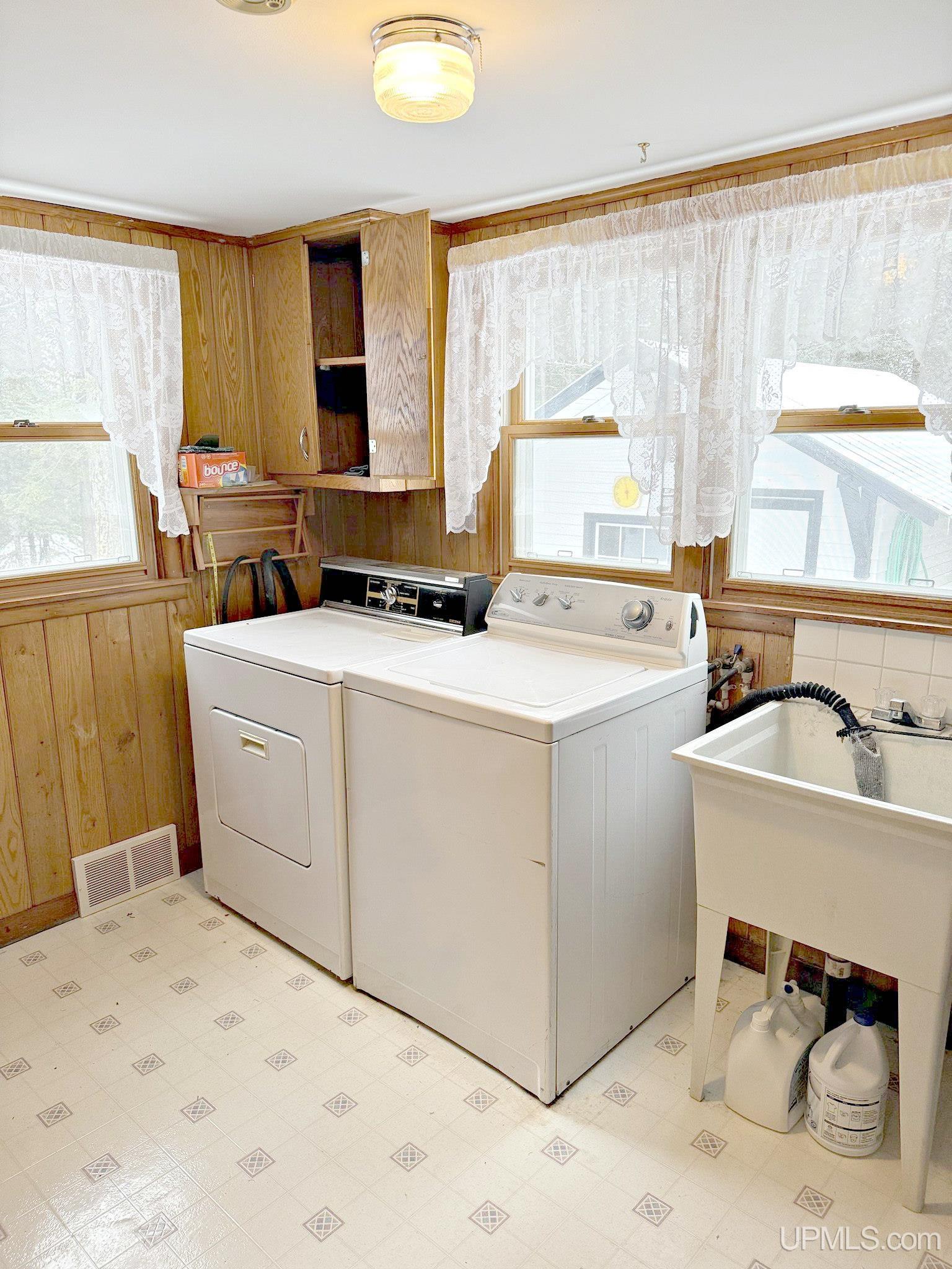 W4481 Oakwood Road Daggett, MI 49821 - Photo 19 of 42 Gallery Image 19