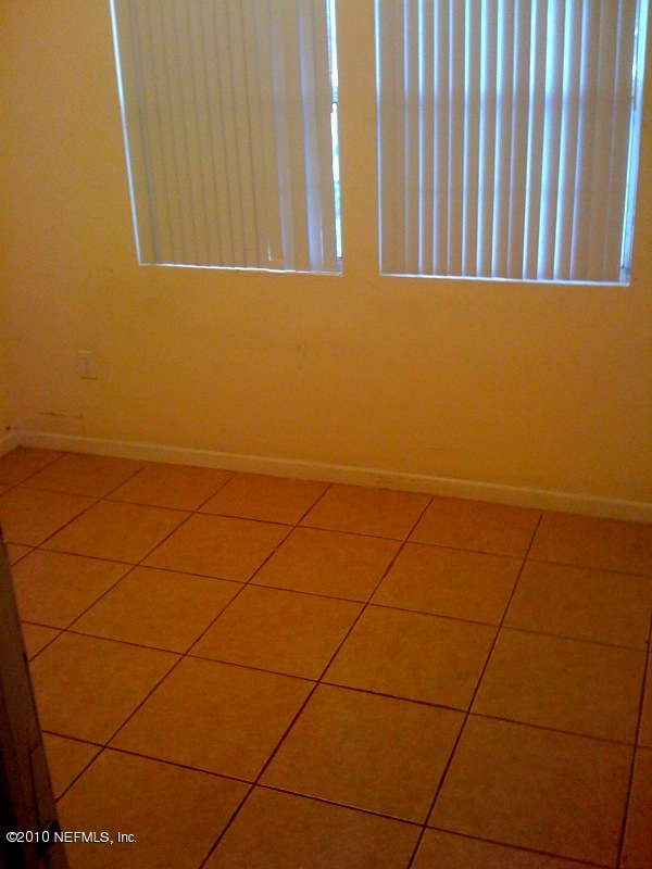 3154 Nain Road Jacksonville, FL 32207 - Photo 8 of 10 photo
