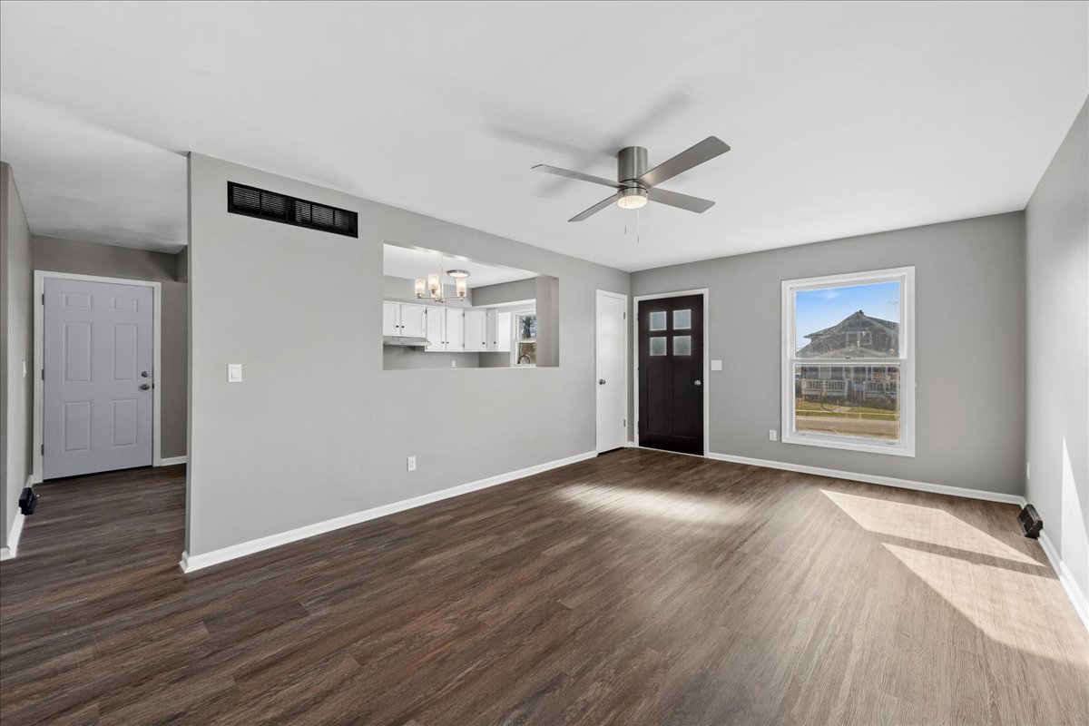 203 Clark Street Monroe Center, IL 61052 - Photo 6 of 21