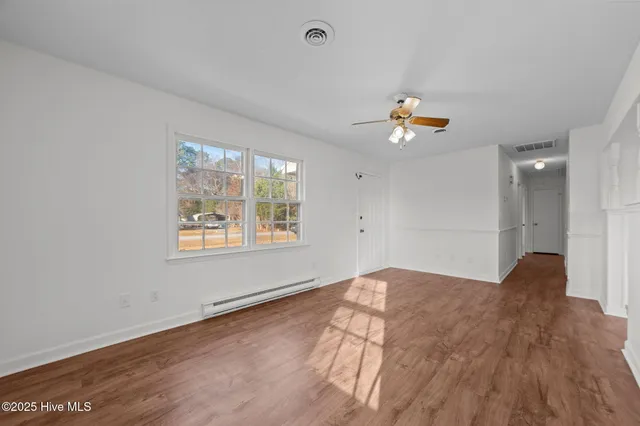 $1,400 | 1425 Birdneck Circle, Greenville, NC 27858