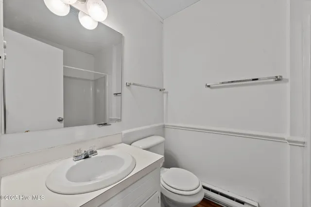 $1,400 | 1425 Birdneck Circle, Greenville, NC 27858