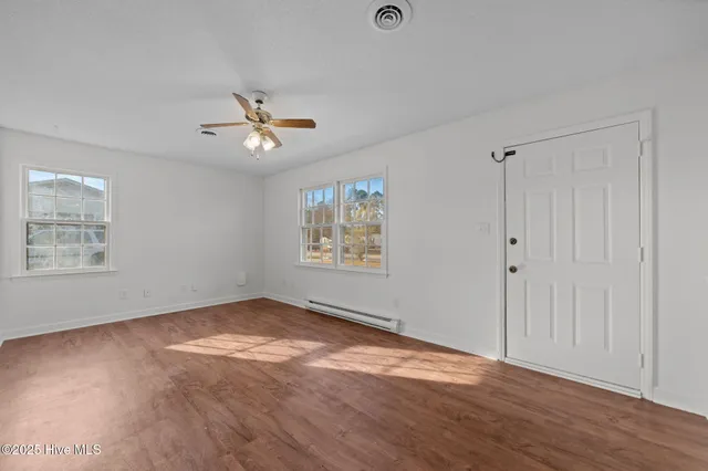 $1,400 | 1425 Birdneck Circle, Greenville, NC 27858