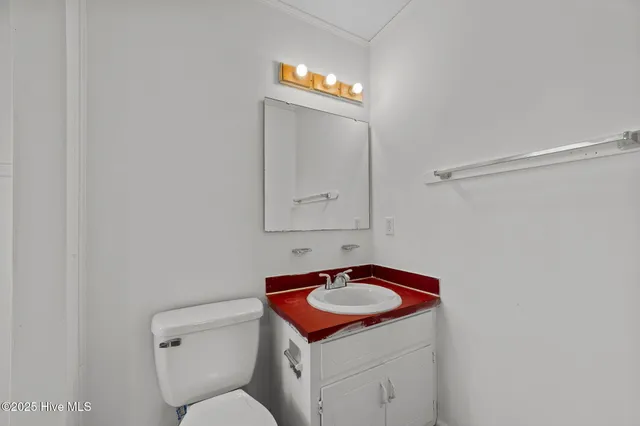 $1,400 | 1425 Birdneck Circle, Greenville, NC 27858