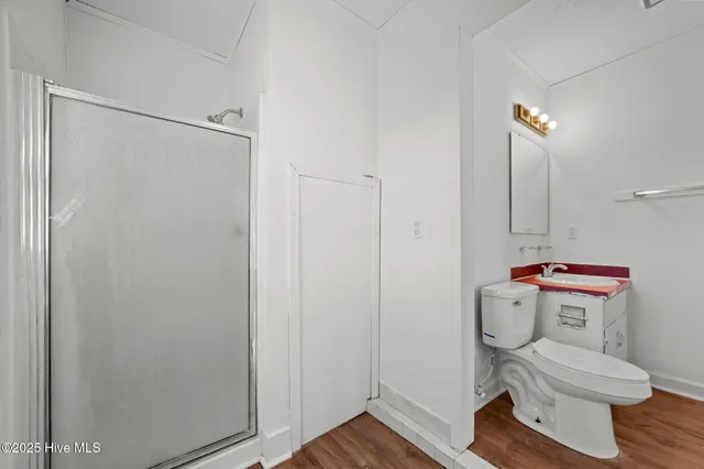 $1,400 | 1425 Birdneck Circle, Greenville, NC 27858