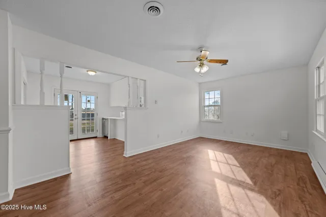 $1,400 | 1425 Birdneck Circle, Greenville, NC 27858