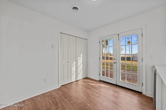 $1,400 | 1425 Birdneck Circle, Greenville, NC 27858