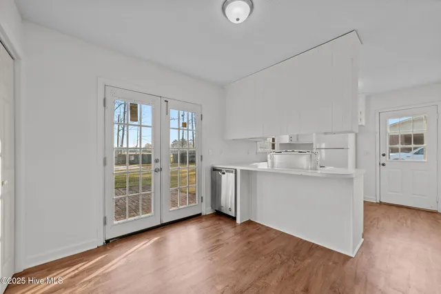 $1,400 | 1425 Birdneck Circle, Greenville, NC 27858