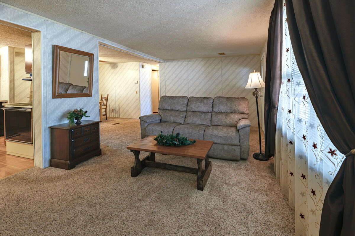 7412 Lakeside Drive Appling, GA 30802 - Photo 8 of 26 7412 Lakeside LivingRoom 1 Web