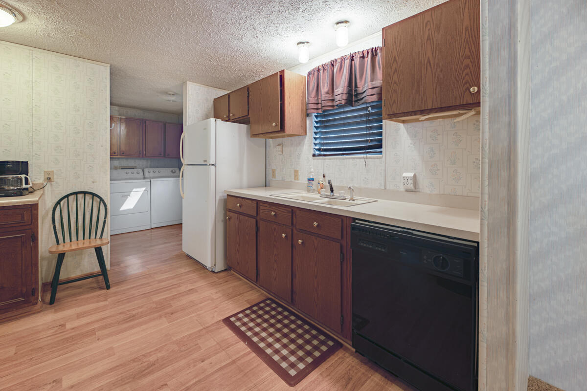 7412 Lakeside Drive Appling, GA 30802 - Photo 10 of 26 7412 Lakeside Kitchen 1 Web