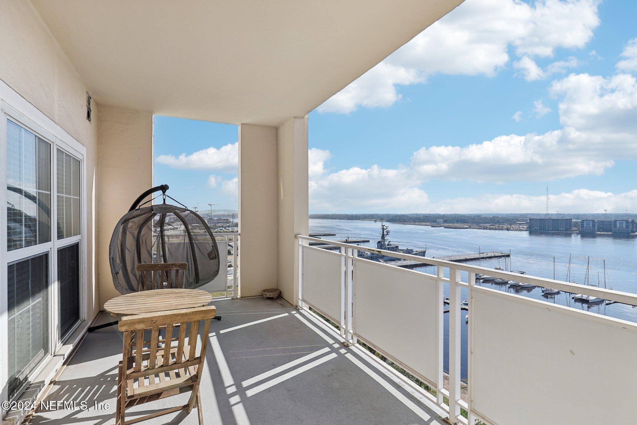 36-web-or-mls-E Bay St 1007-036