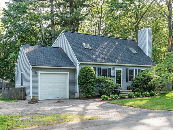 45 Lakeview Road Framingham, MA 01701 - Photo 2 of 18 Gallery Image 2