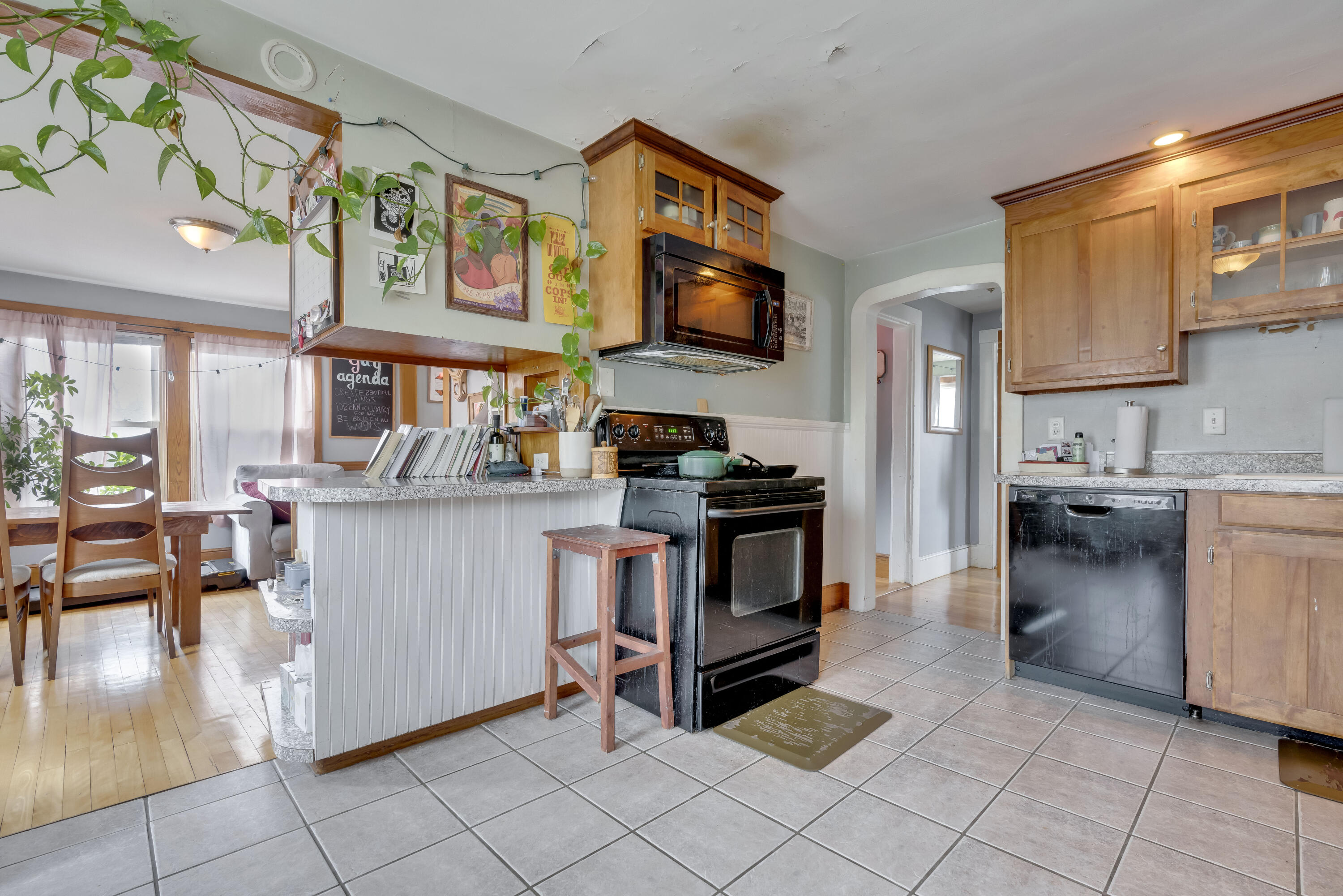 22 Bailey Avenue Portland, ME 04103 - Photo 4 of 29 04