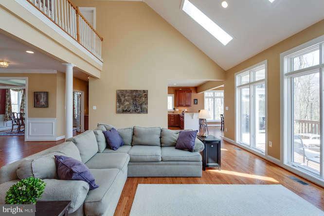 19144 Shelburne Glebe Road Leesburg, VA 20175 - Photo 16 of 30 Family Room