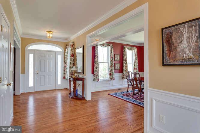 19144 Shelburne Glebe Road Leesburg, VA 20175 - Photo 3 of 30 Interior (General)