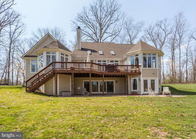 19144 Shelburne Glebe Road Leesburg, VA 20175 - Photo 27 of 30 Exterior (Rear)