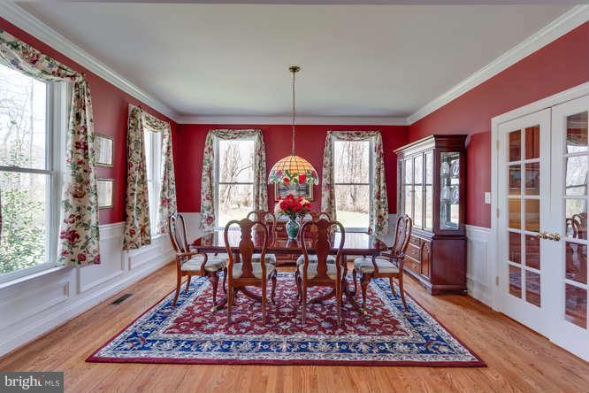 19144 Shelburne Glebe Road Leesburg, VA 20175 - Photo 7 of 30 Dining Room