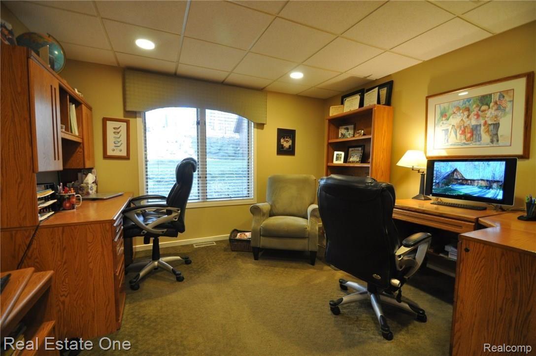 1016 West Snell Road Rochester, MI 48306 - Photo 17 of 43 15.JPG