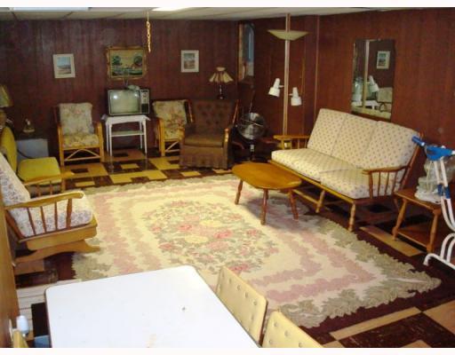 1315 Anderson Road Pittsburgh, PA 15209 - Photo 11 of 18 Den/Family/Great Room.