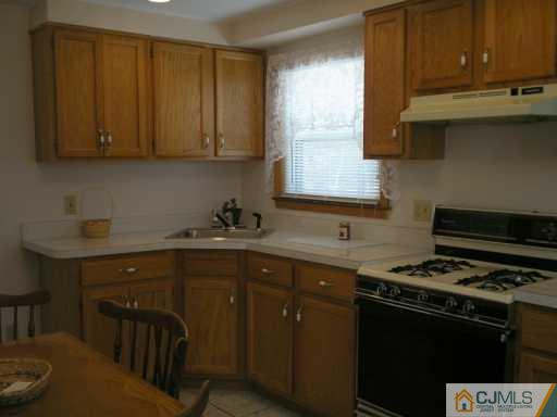 14 Fitzsimmons Avenue Middlesex, NJ 08846 - Photo 3 of 8