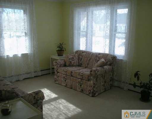 14 Fitzsimmons Avenue Middlesex, NJ 08846 - Photo 4 of 8