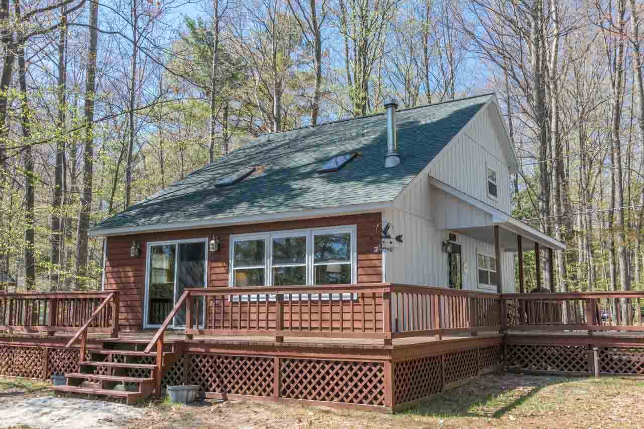 44 East Traverse Lake Road Cedar, MI 49621 - Photo 4 of 31 1846670-3.JPG