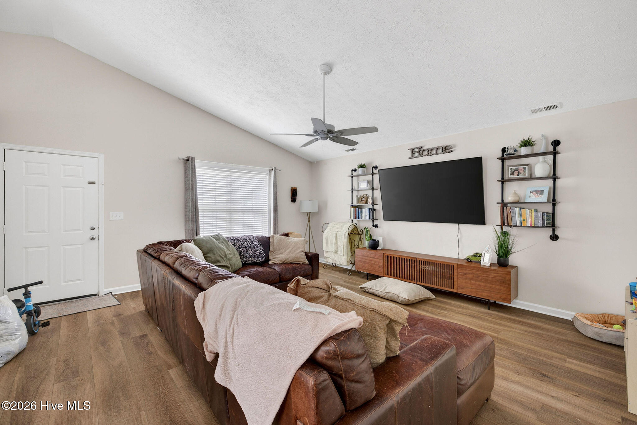 404 Beasley Road Wilmington, NC 28409 - Photo 4 of 17 Gallery Image 4