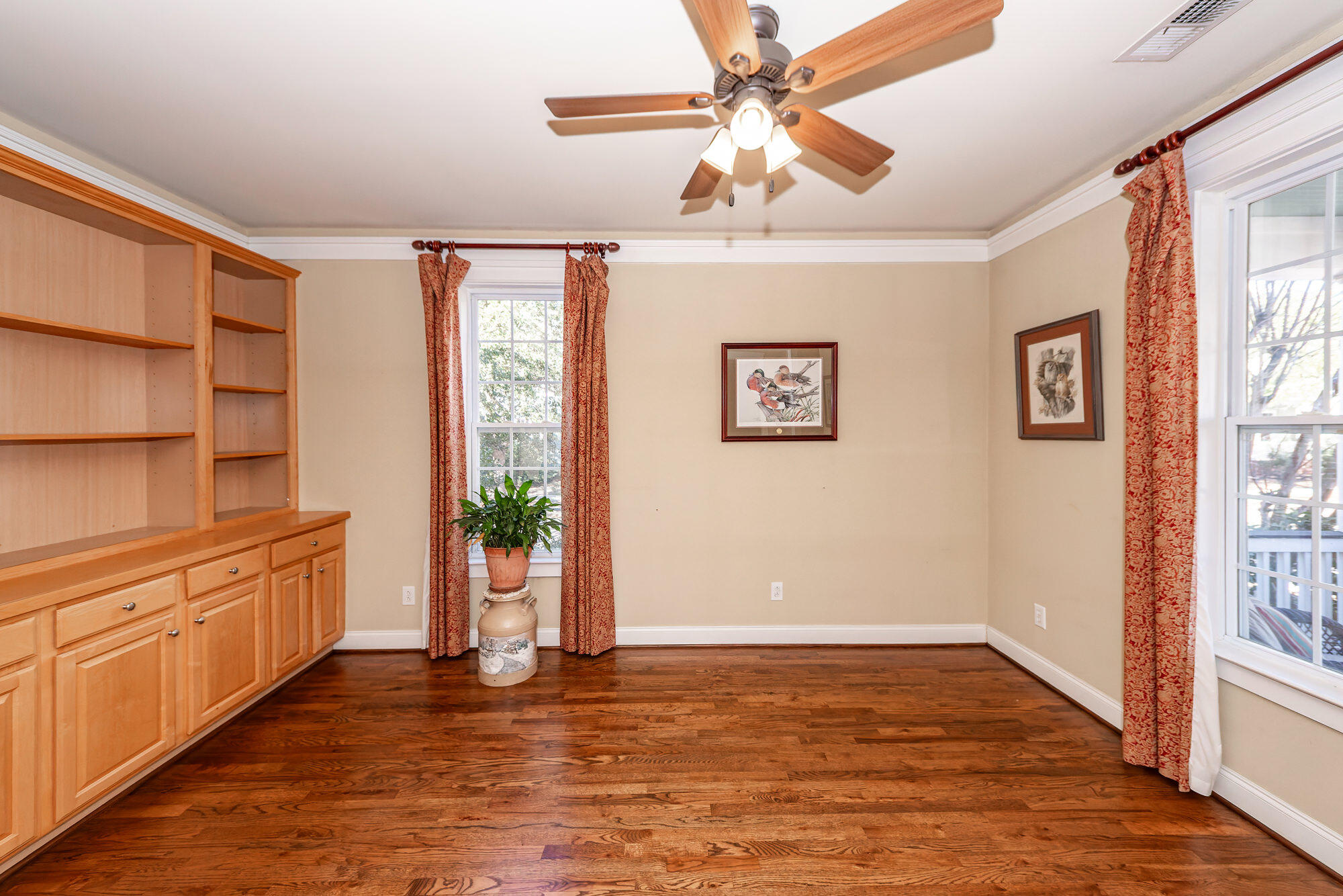 400 Hydrangea Street Summerville, SC 29483 - Photo 8 of 63 08 (11)