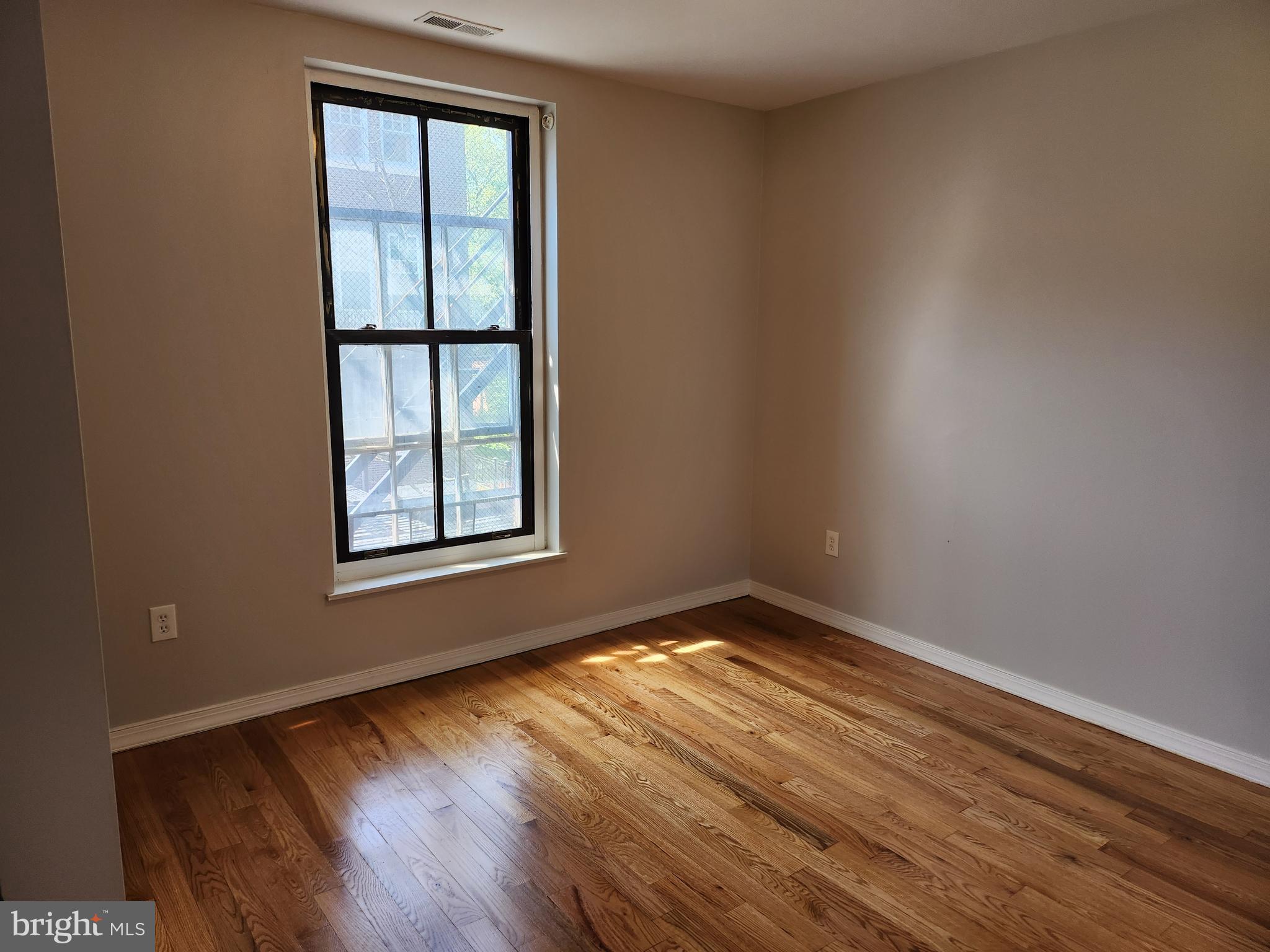 100 North 3rd Street, Unit 4A Philadelphia, PA 19106 - Photo 2 of 5