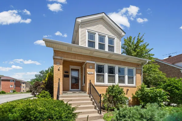 $1,700 | 6556 West Ebinger Drive, Unit 2, Niles, IL 60714