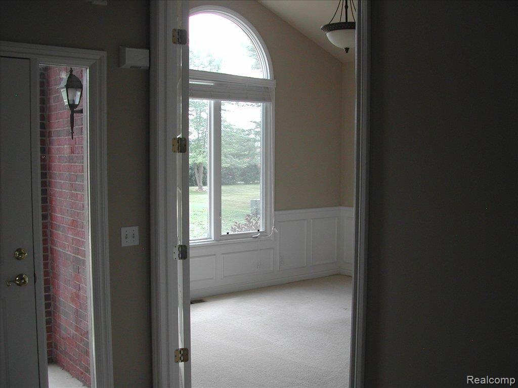 50425 Nesting Ridge Drive Macomb, MI 48044 - Photo 4 of 7 Copy of DSCN8276