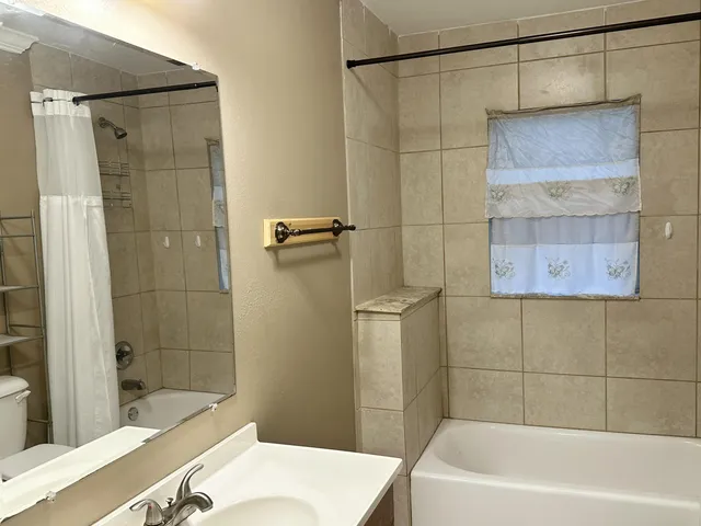 $217,000 | 120 North Davis Lane, DeFuniak Springs, FL 32433