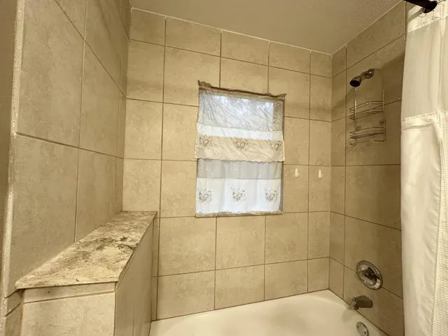 $217,000 | 120 North Davis Lane, DeFuniak Springs, FL 32433