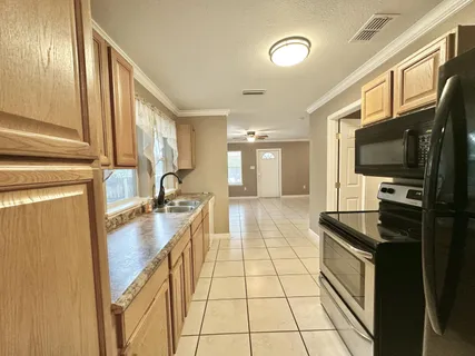 $217,000 | 120 North Davis Lane, DeFuniak Springs, FL 32433