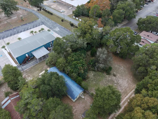 $217,000 | 120 North Davis Lane, DeFuniak Springs, FL 32433