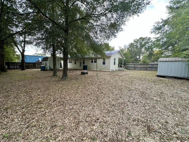 $217,000 | 120 North Davis Lane, DeFuniak Springs, FL 32433