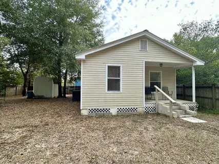 $217,000 | 120 North Davis Lane, DeFuniak Springs, FL 32433