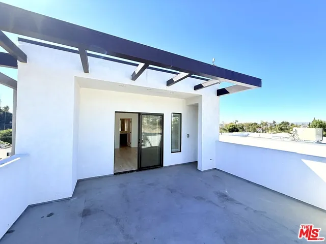 $5,395 | 3414 London Street, Unit 1, Los Angeles, CA 90026