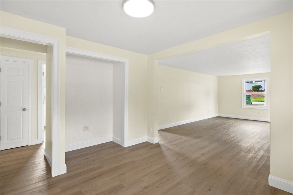 34 Rockland Road Auburn, MA 01501 - Photo 8 of 26 Gallery Image 8