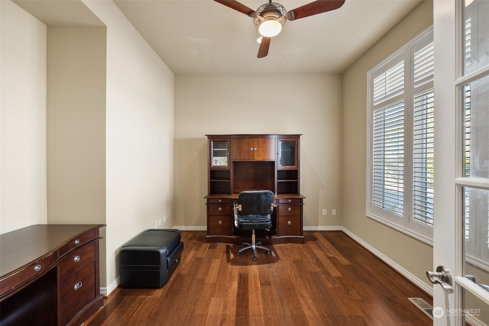 1032 South 36th Place Renton, WA 98055 - Photo 6 of 31 Gallery Image 6