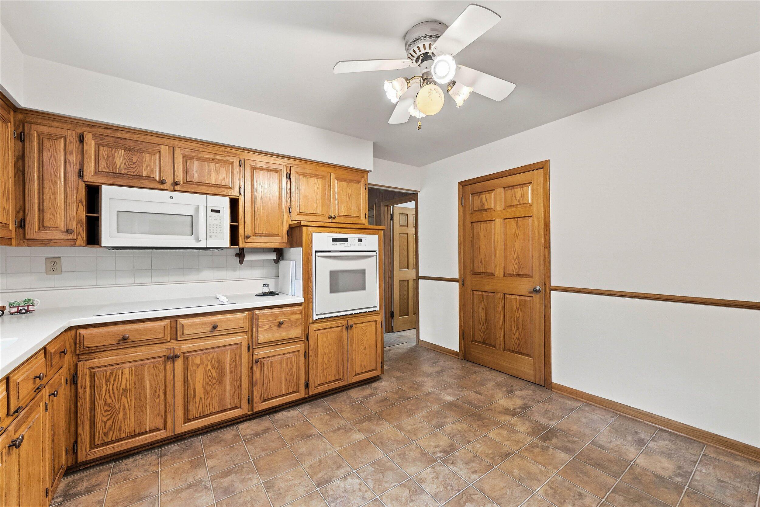 3835 West 5 1/2 Mile Road Raymond, WI 53108 - Photo 14 of 35 10-Kitchen