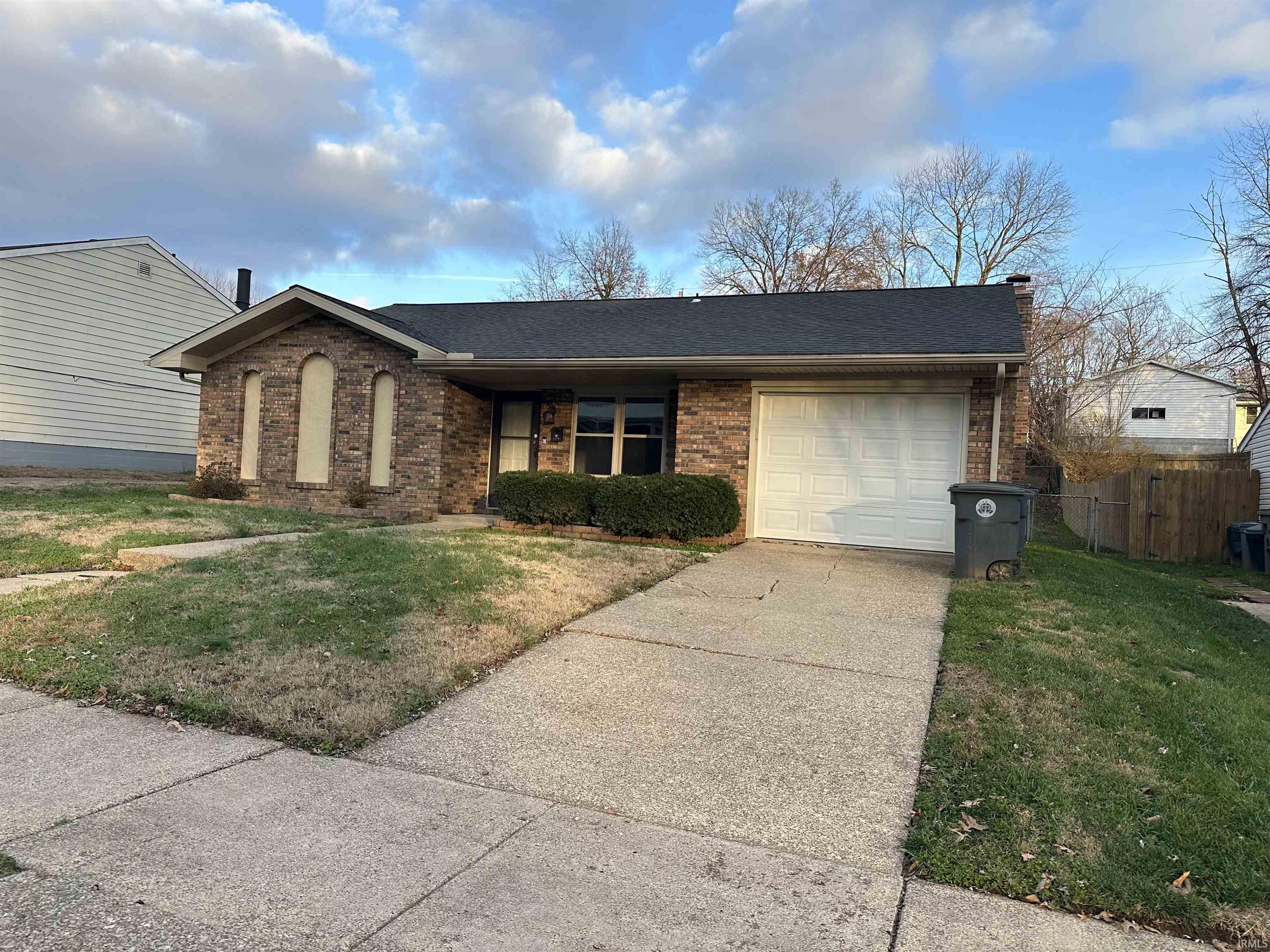 6117 Ashbrooke Road Evansville, IN 47710 - Photo 2 of 23 Gallery Image 2