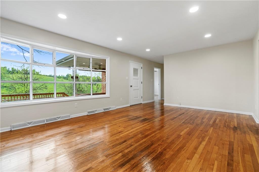 545 Manifold Road Washington, PA 15301 - Photo 13 of 34 With beautiful bay window