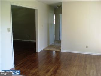 2208 Dombey Road Wilmington, DE 19808 - Photo 3 of 10 Living Room