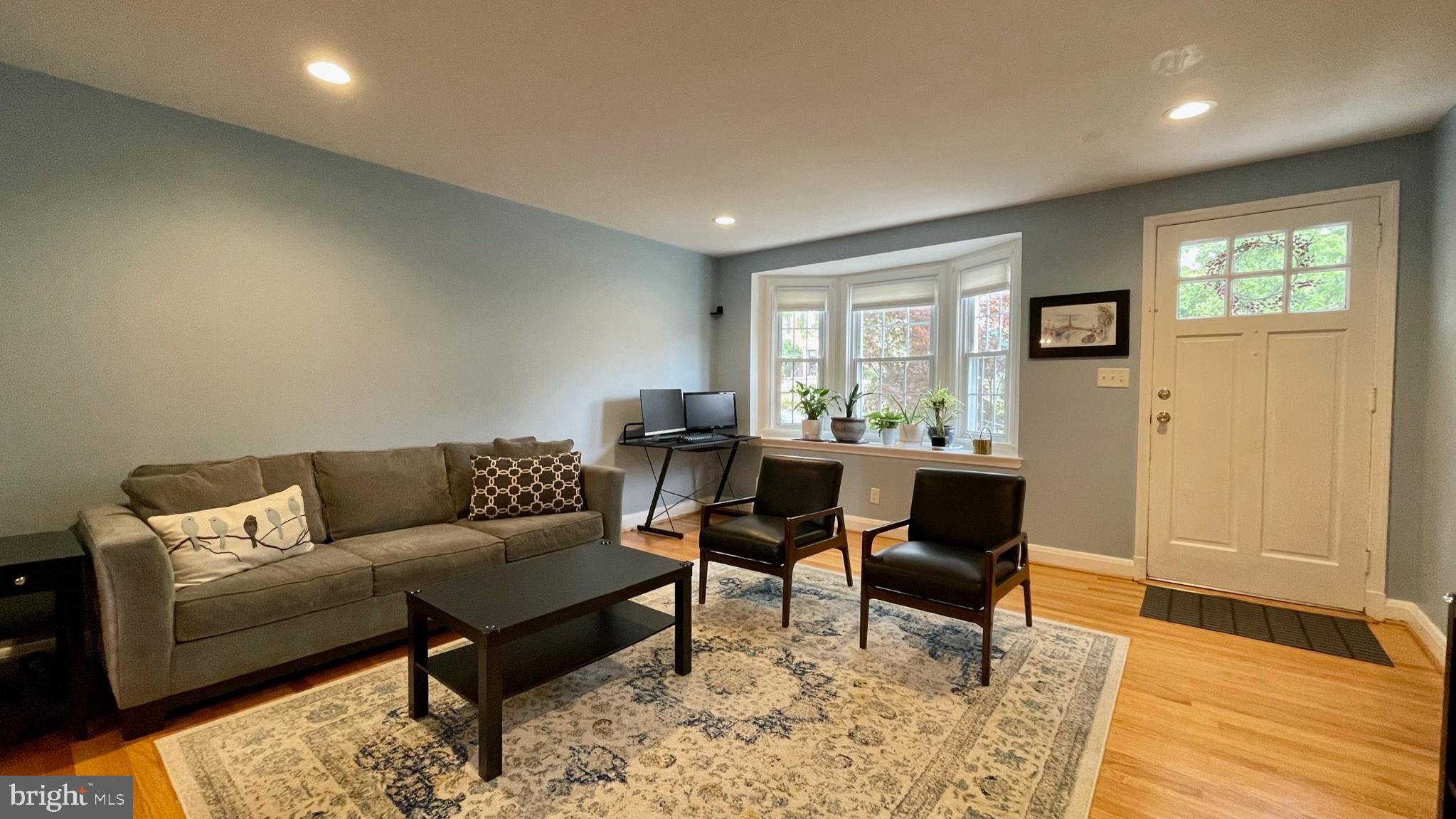 194 Stanmore Road Baltimore, MD 21212 - Photo 3 of 32