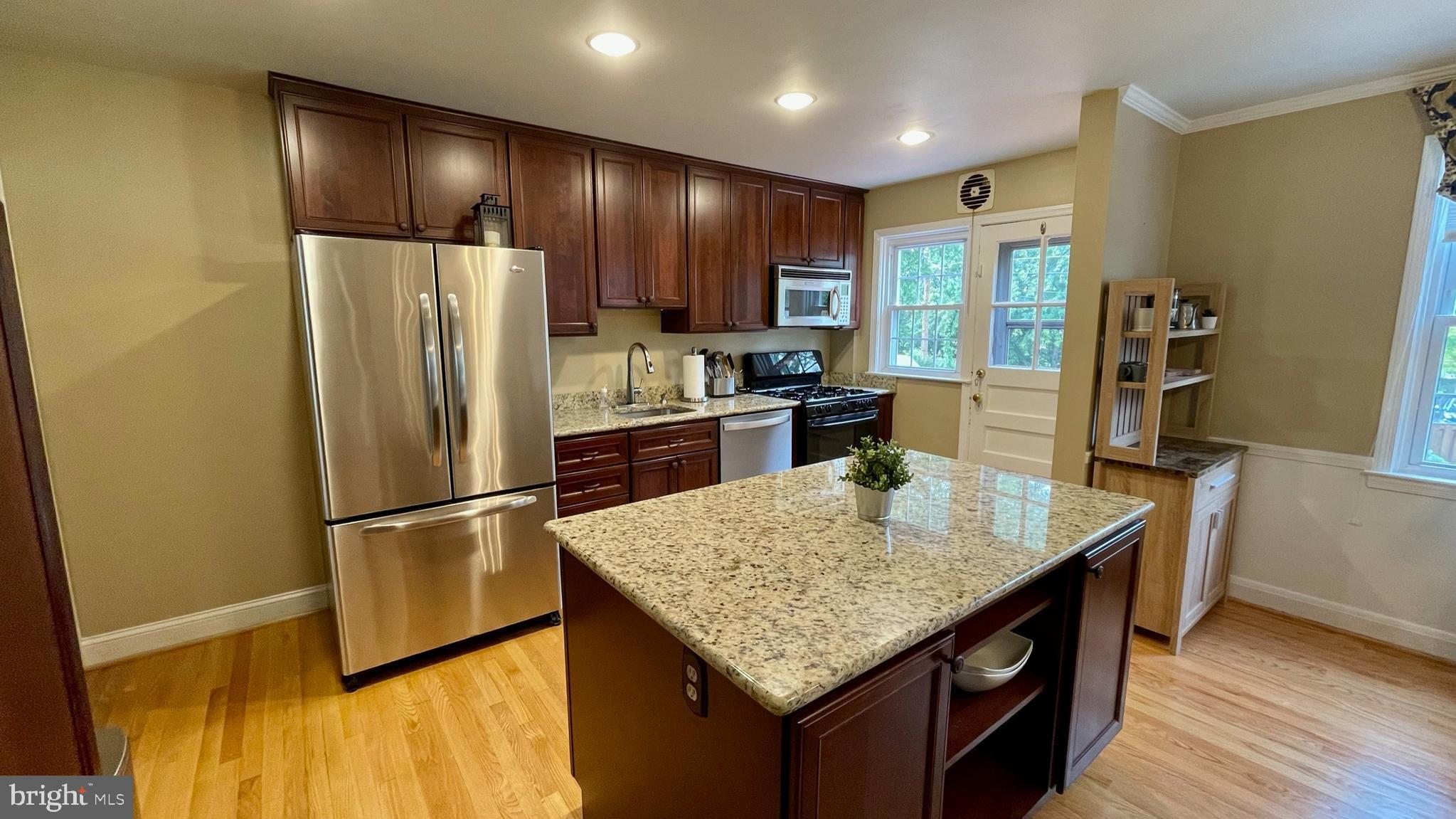 194 Stanmore Road Baltimore, MD 21212 - Photo 7 of 32