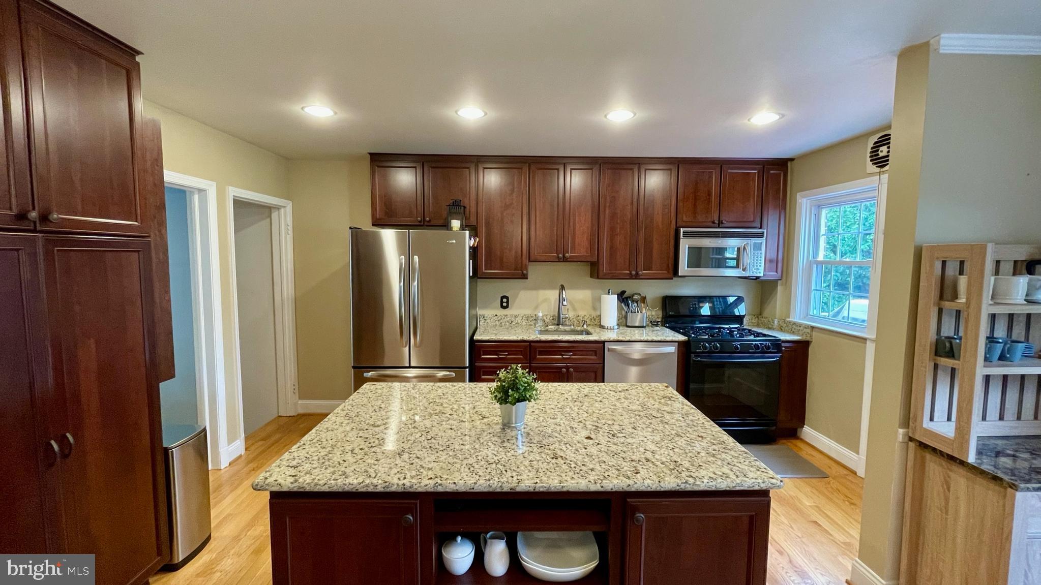 194 Stanmore Road Baltimore, MD 21212 - Photo 8 of 32